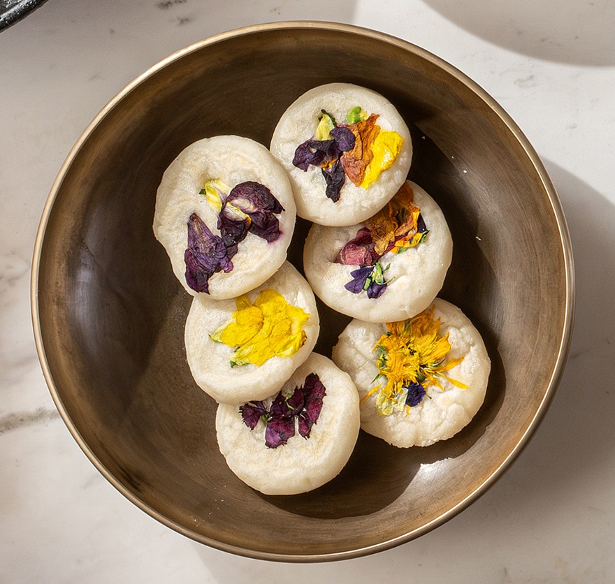 Sweet flour rice cake