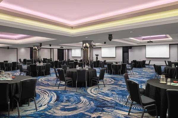 Changi Ballroom (Classroom Set Up) - Perfect for small and cosy meetings