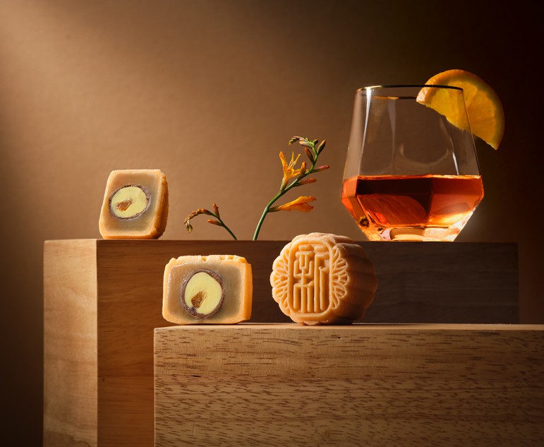 orange whisky praline snowskin mooncake